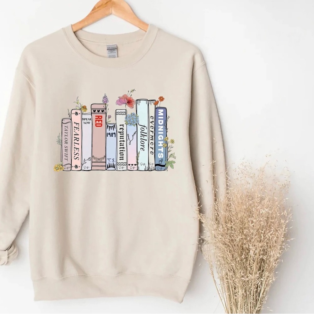 NWOT Taylor Swift Albums As Books Sweatshirt- Bin 0